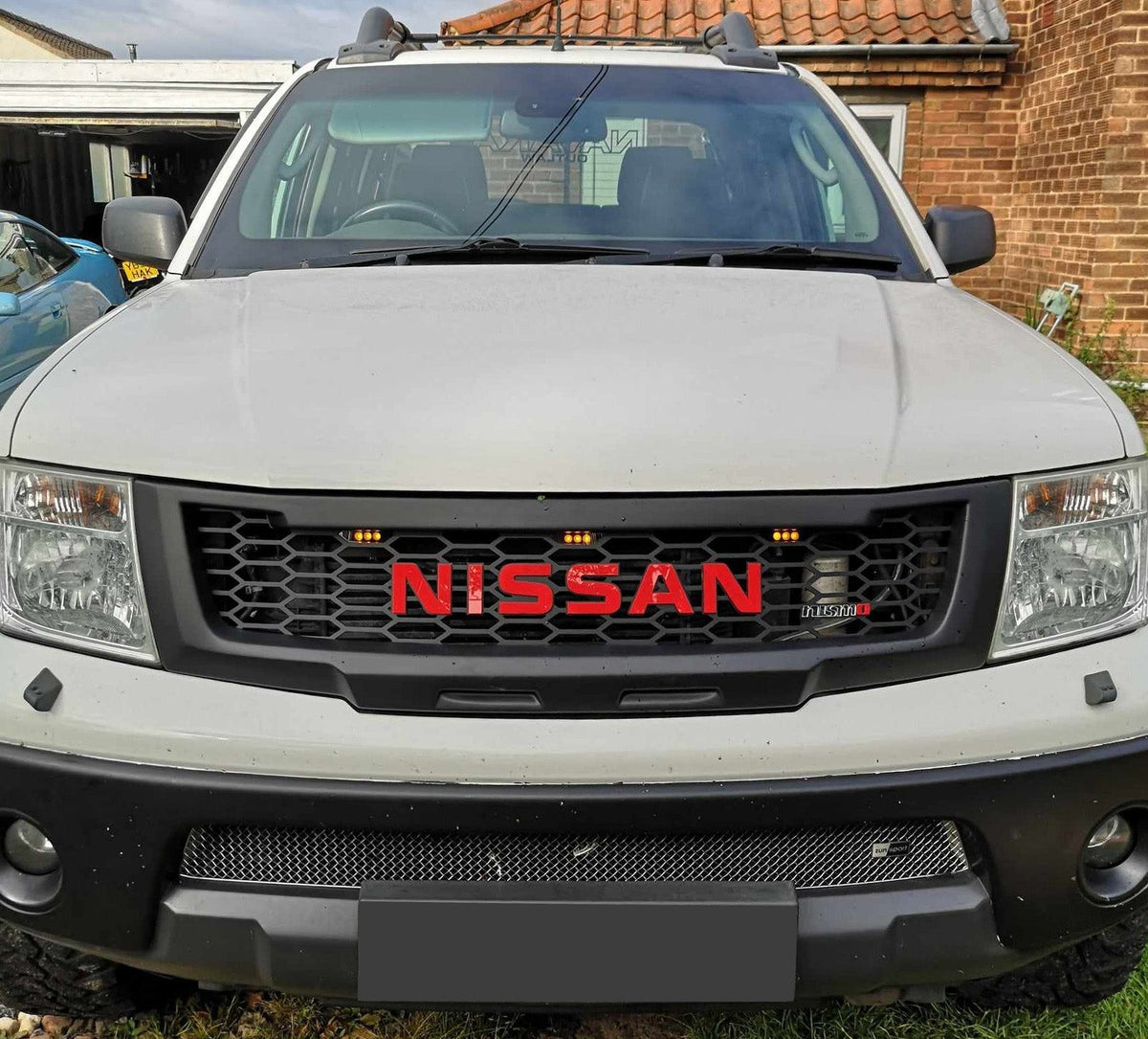 NISSAN PATHFINDER 2005-2007 GRILL RED NISSAN V2 – CUSTOMPARTZ