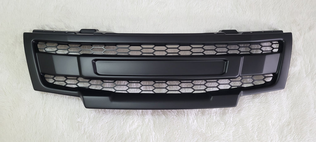 NISSAN FRONTIER GRILL 2009-2021  NO LOGO VERSION