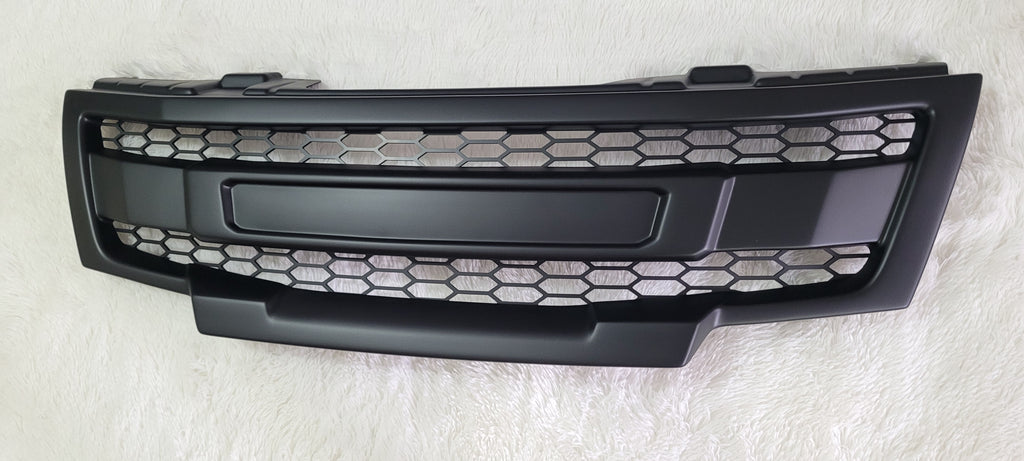 NISSAN FRONTIER GRILL 2009-2021  NO LOGO VERSION