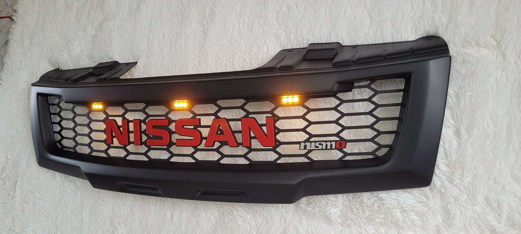 NISSAN FRONTIER 2005-2008 GRILL RED NISSAN V2