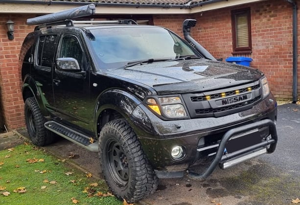 NISSAN FRONTIER 2005-2008 GRILL BLACK NISSAN