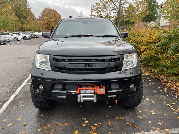 NISSAN PATHFINDER 2005-2008 GRILL MATT / GLOSS BLACK