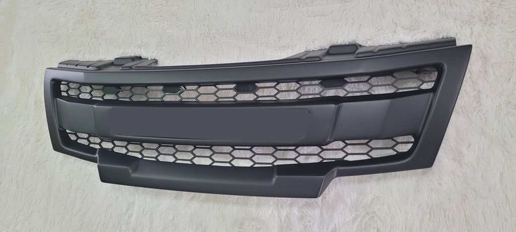 NISSAN FRONTIER GRILL 2009-2021  NO LOGO VERSION