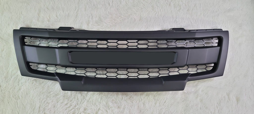 NISSAN FRONTIER GRILL 2009-2021  NO LOGO VERSION